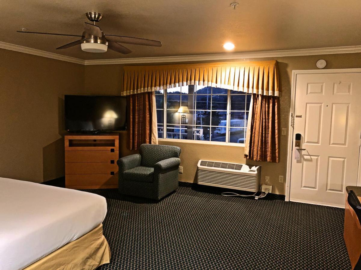 Lake Point Lodge Clearlake Oaks Экстерьер фото